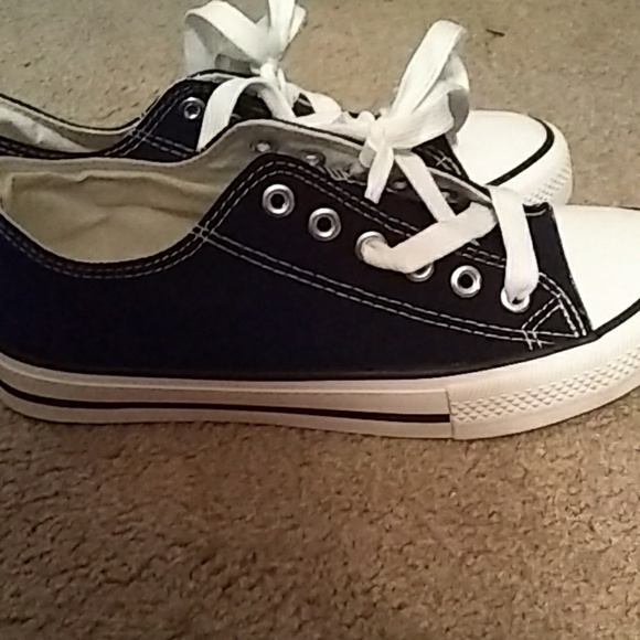 Shoes - Picture 2 of 4